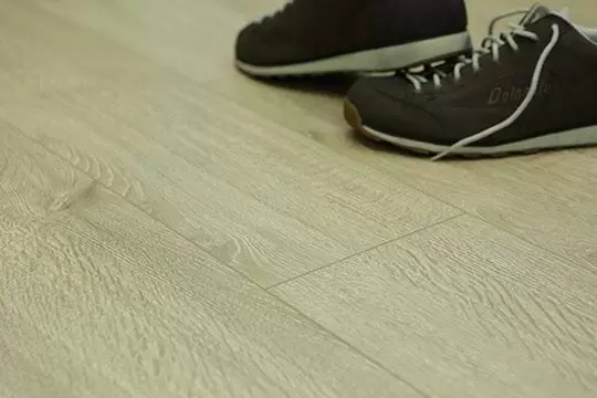 Ламинат Kossen Classic CL 8806 Дуб платинум 34 класс 10мм